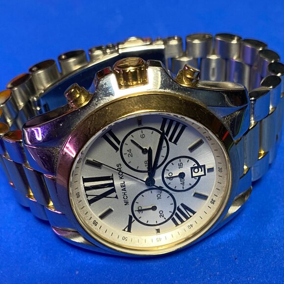 Michael Kors Bradshaw Chronograph Watch - Picture 3 of 6